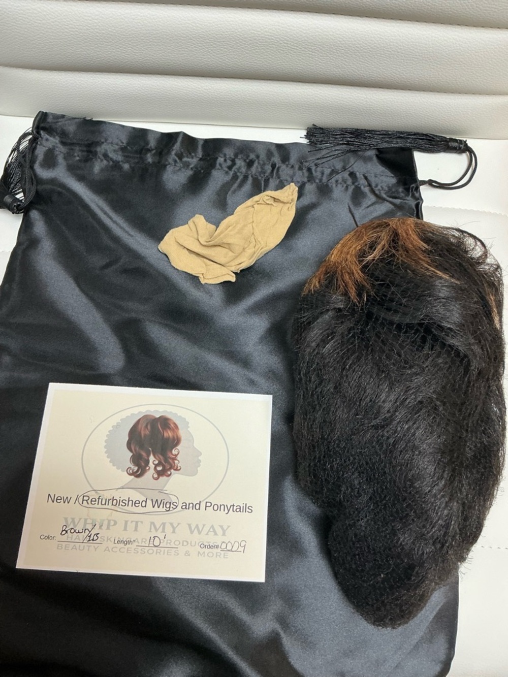 American Eagle Outfitters Short Layered Pixie Wig in Black and Honey - Picture 5 of 5